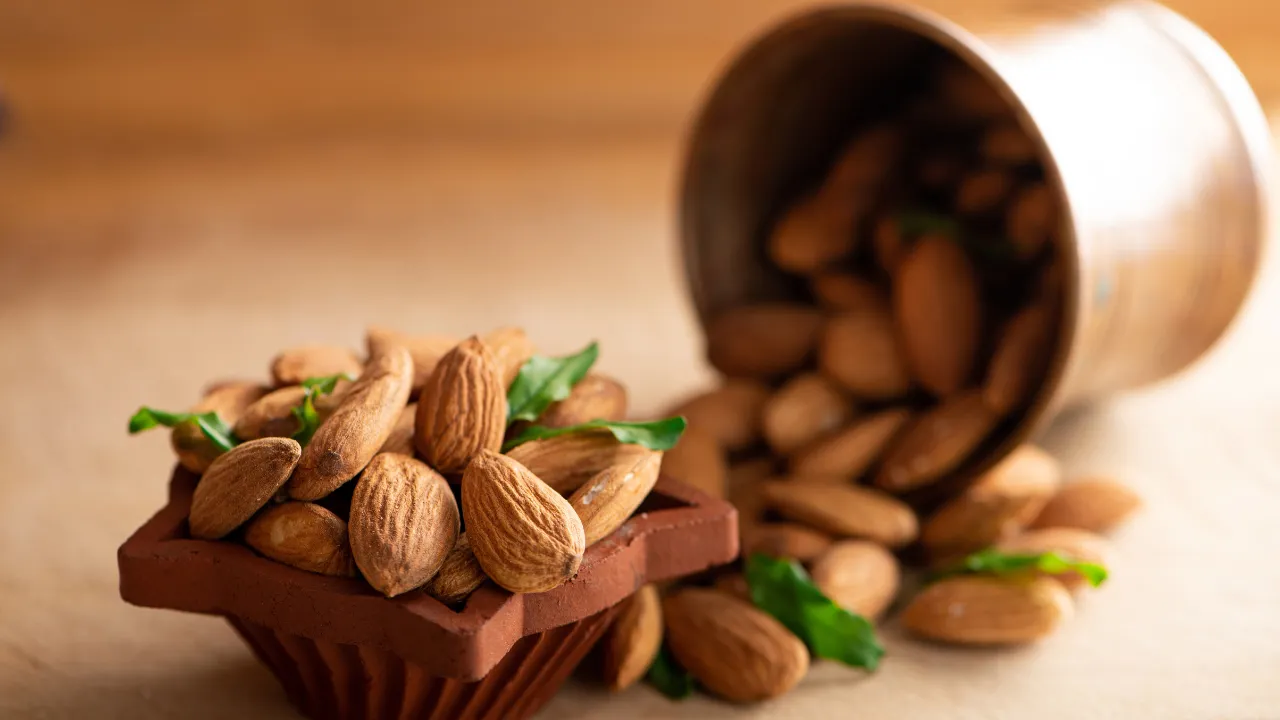 5 Powerful Benefits of Eating Almonds